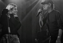 Emma Marrone festeggia 9 anni di carriera e duetta con De Gregori