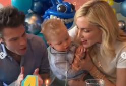 Il piccolo Leone festeggia il compleanno vomitando sulla torta