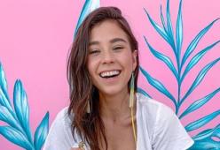 Influencer vegana beccata a mangiare pesce fritto