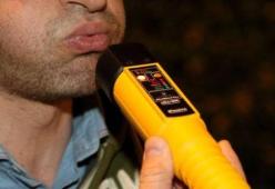 Ha il tasso alcolemico sempre oltre i limiti: il suo corpo produce etanolo 
