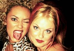 Spice Girls, Geri replica amareggiata: "Mai fatto sesso con Mel B!"