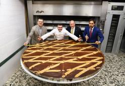 La pastiera più grande del mondo è stata realizzata a Napoli