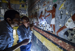 Egitto, scoperta a Saqqara una tomba con gli affreschi ancora intatti
