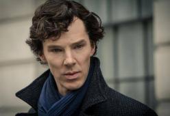 Il protagonista di Sherlock Holmes investe un ciclista e viene preso a schiaffi