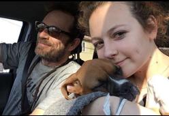 Luke Perry sepolto con un abito di funghi: il suo ultimo desiderio