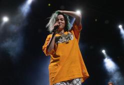Ecco perché Billie Eilish indossa solo abiti over size