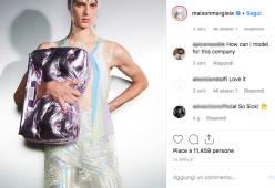 Arriva la borsa da uomo... che in realtà sembra un cuscino: è subito tendenza