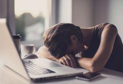 L'esaurimento da lavoro è ufficialmente una malattia: lo dice l'OMS