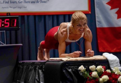 Donna canadese batte il record mondiale di planking con 4 ore e 20 minuti
