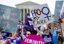 Legge che vieta l’aborto approvata anche in Louisiana: infervora la protesta