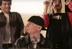 Le Coliche rispondono a J-Ax: ecco la parodia di “Ostia Lido”