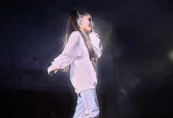 Ariana Grande: parole commoventi in ricordo della strage di Manchester