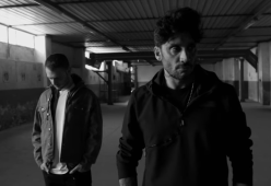 Fabrizio Moro, fuori oggi il video della versione “Figli di nessuno (Amianto)” feat. Anastasio