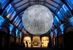 A Milano si potrà nuotare sotto la Super-luna (anche di notte!)
