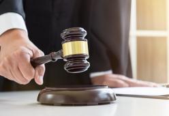 Imputato chiede e ottiene di cambiare la data dell’udienza: “Il 17 porta sfiga”