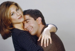 Friends, Jennifer Aniston: "Oggi Ross e Rachel starebbero ancora insieme"