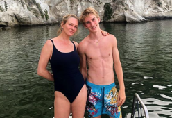 Uma Thurman è in vacanza a Ischia con il figlio Levon