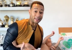 John Legend lancia una proposta: “Mettiamo i fasciatoi per neonati anche nei bagni maschili”