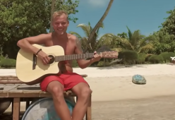 Avicii, ecco il video di “Heaven”, un tributo all’artista