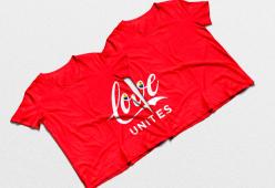 Love Unites: una maglietta per celebrare la forza dell'amore