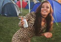 Gioco erotico estremo: cam-girl 21enne muore strangolata in diretta video