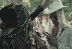 Achille Lauro, ecco il video di “1969”, un tributo agli hippie