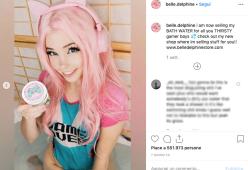 Questa ragazza vende l'acqua con cui ha fatto il bagno a 30 dollari e fa il botto