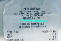 “Abbasso la Juve” scritto sullo scontrino: l’idea di un barista tifoso del Milan