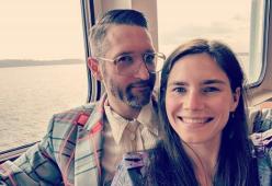 Amanda Knox non ha più soldi e crea una raccolta fondi per il matrimonio