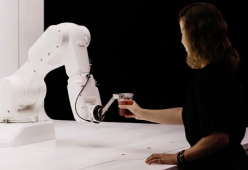 Arriva il primo barista robot d'Italia e si trova a Milano