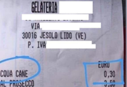 Gelateria di Jesolo fa pagare 30 centesimi per l’acqua del cane: è polemica
