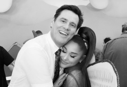 Ariana Grande realizza il suo sogno: incontrare Jim Carrey
