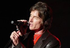 Ronn Moss, il Ridge di Beautiful, adesso fa il musicista e terrà dei concerti in Italia