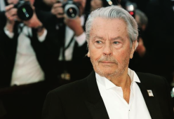 Le ultime notizie su Alain Delon e le sue condizioni dopo l'ictus