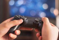 Videogiochi online e grooming: così i pedofili adescano i minori