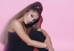 Ariana Grande torna a esibirsi a Manchester dopo la tragedia del 2017