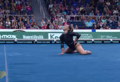 L’atleta Katelyn Ohashi dice addio alla ginnastica con un'ultima impeccabile esibizione
