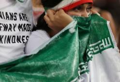 Stadi vietati alle donne: morta la tifosa iraniana che si era data fuoco per protesta