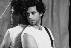 Mika parla delle difficoltà che ha avuto in famiglia e nella vita