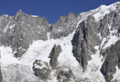 Monte Bianco, il ghiacciaio si sta sciogliendo troppo velocemente