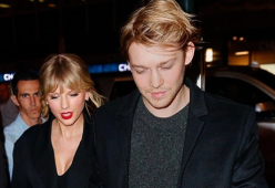 Taylor Swift mano nella mano con il suo Joe Alwyn: la foto