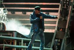 Vasco Rossi annuncia su Instagram che "Non Stop Live" diventerà un film