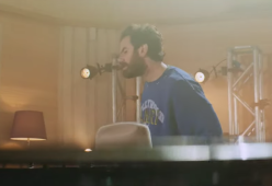 Tommaso Paradiso, il video di “Non avere paura” è pieno di star 
