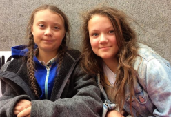 La sorella di Greta Thunberg è bersaglio di mobbing e molestie
