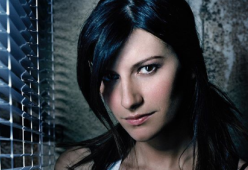 Laura Pausini, l’album “Resta in ascolto” compie 15 anni