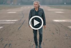 Ligabue annuncia il concerto evento per festeggiare 30 anni di carriera