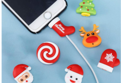 Se ami il Natale ecco per te i proteggi cavi usb a tema