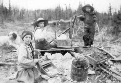 Come può esserci Greta Thunberg in questa foto di 120 anni fa?