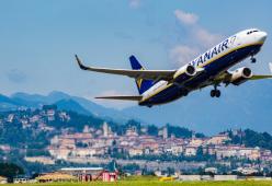 Ryanair sarebbe stata condannata per la tassa sul bagaglio a mano