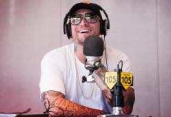 Guè Pequeno presenta "Gentleman" a 105 Mi Casa. "È un album all'avanguardia"